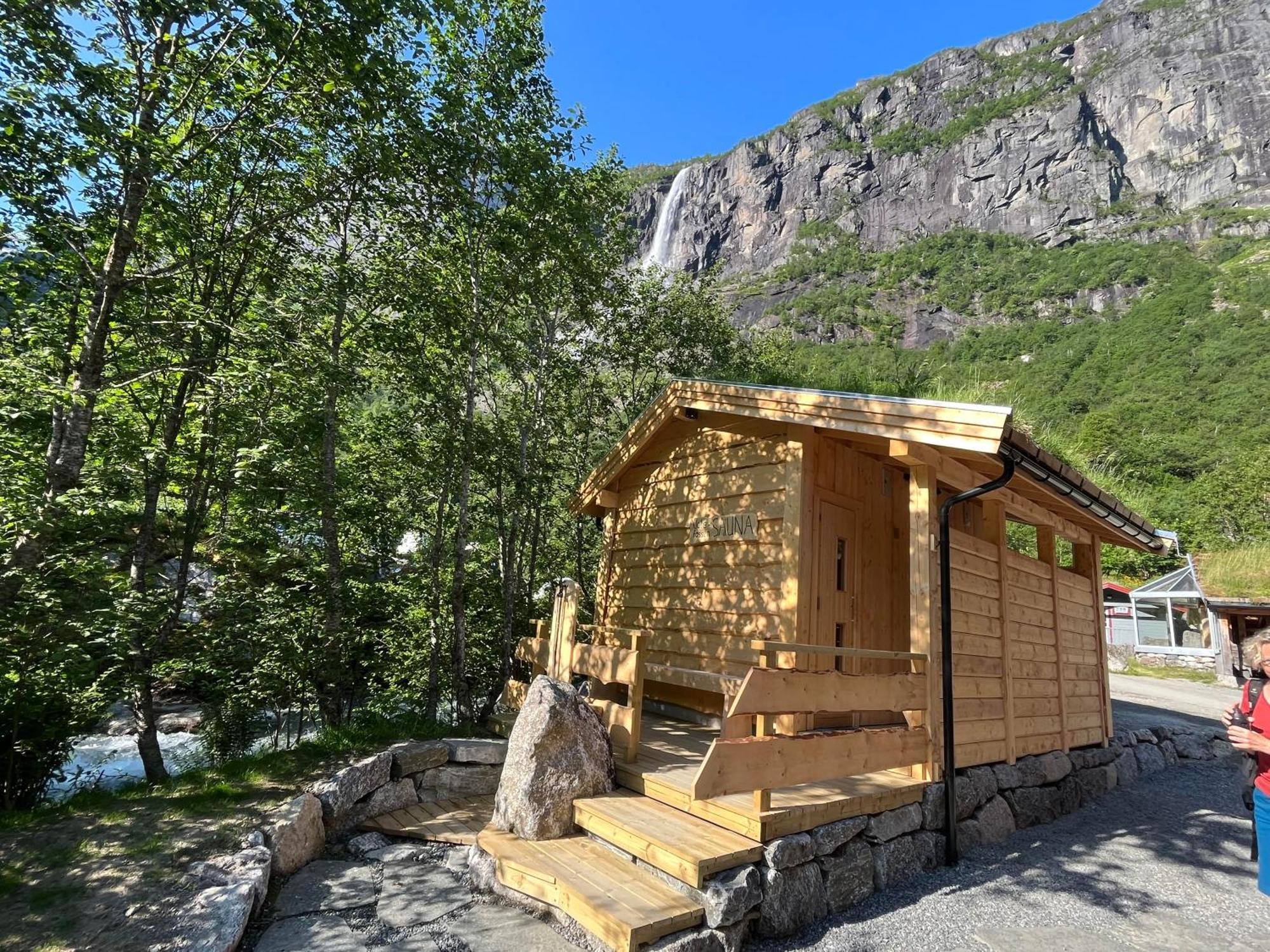 Melkevoll Bretun Camping Briksdalsbre Экстерьер фото