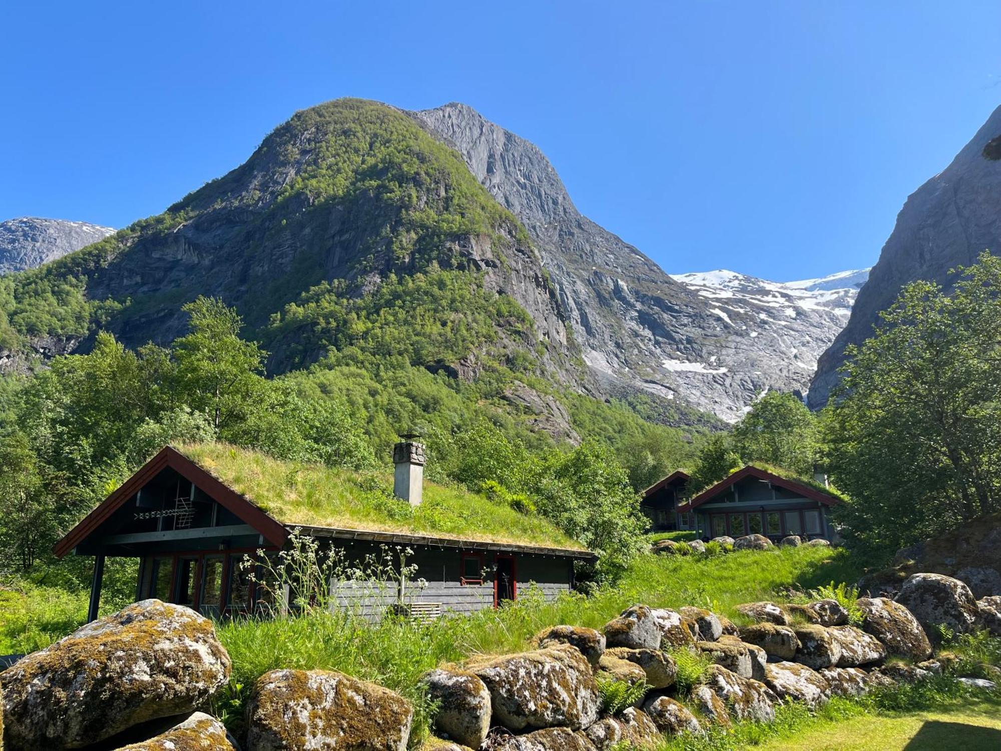 Melkevoll Bretun Camping Briksdalsbre Экстерьер фото
