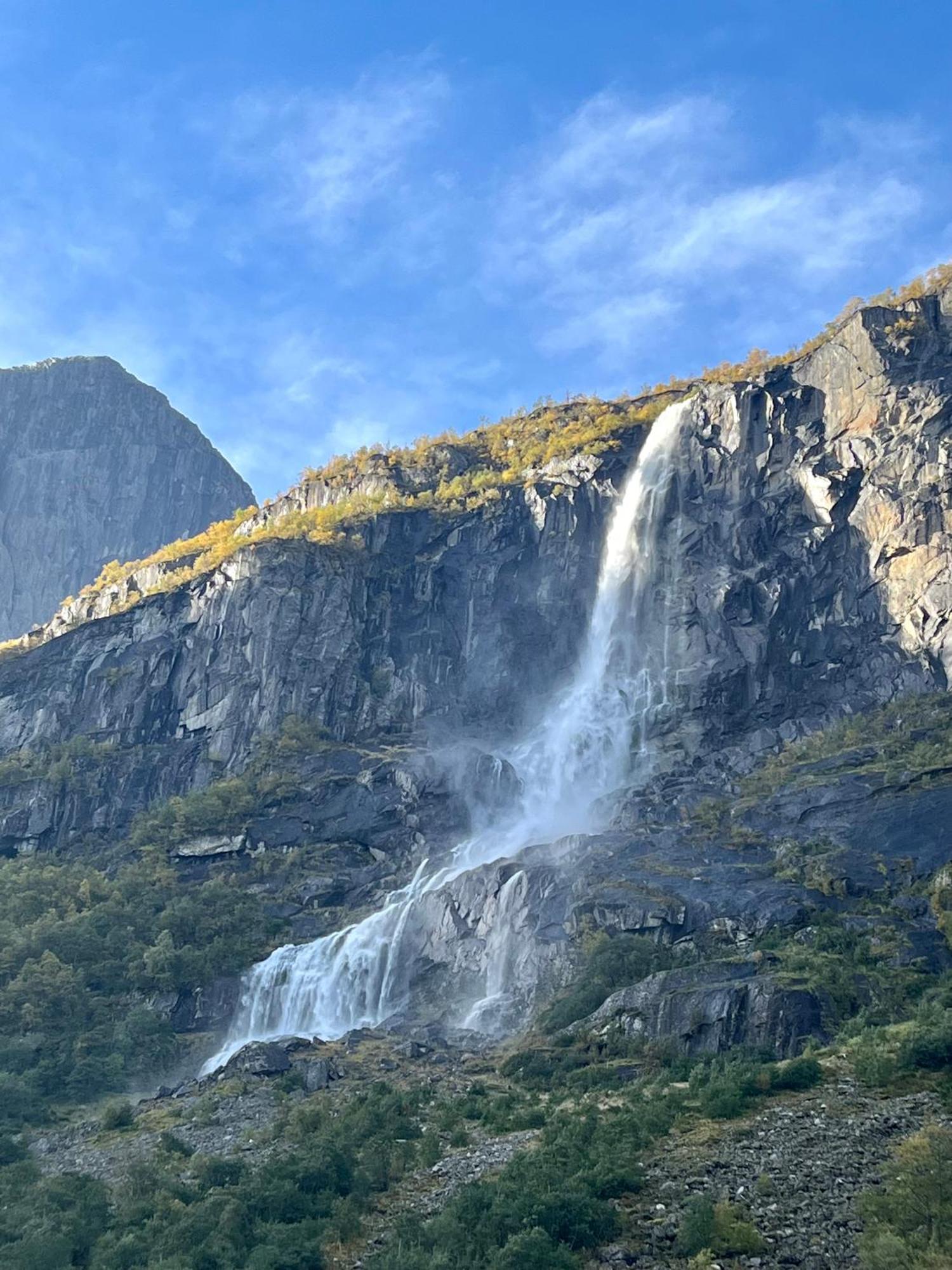 Melkevoll Bretun Camping Briksdalsbre Экстерьер фото