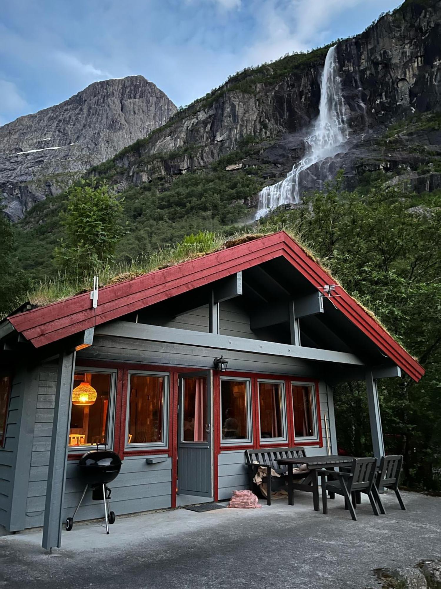Melkevoll Bretun Camping Briksdalsbre Экстерьер фото
